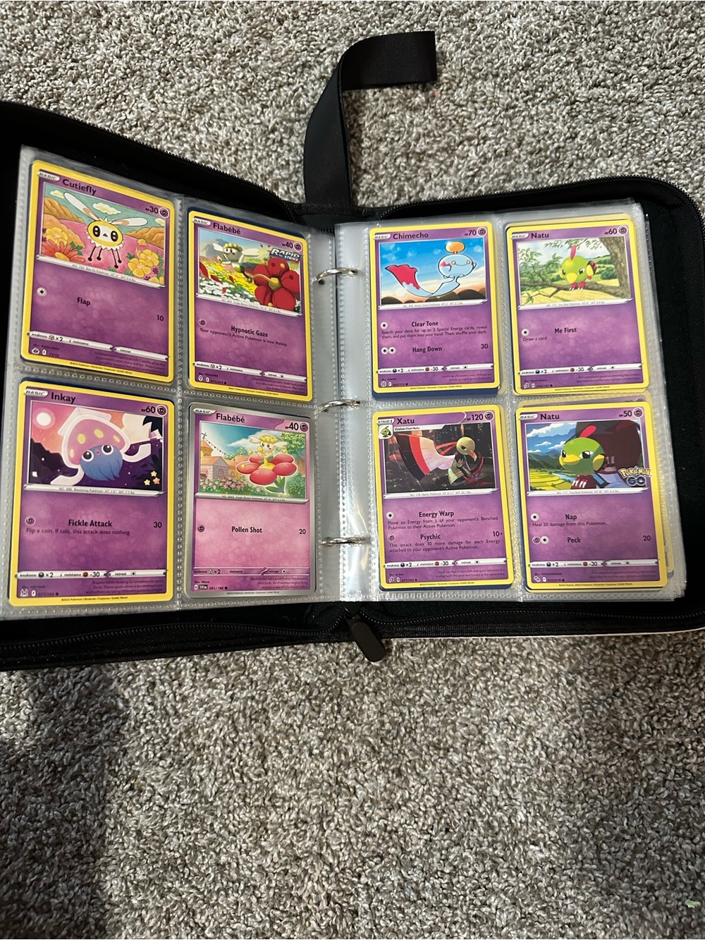 Pokémon Binder Filled with 400+ Cards! - Picture 4 of 12
